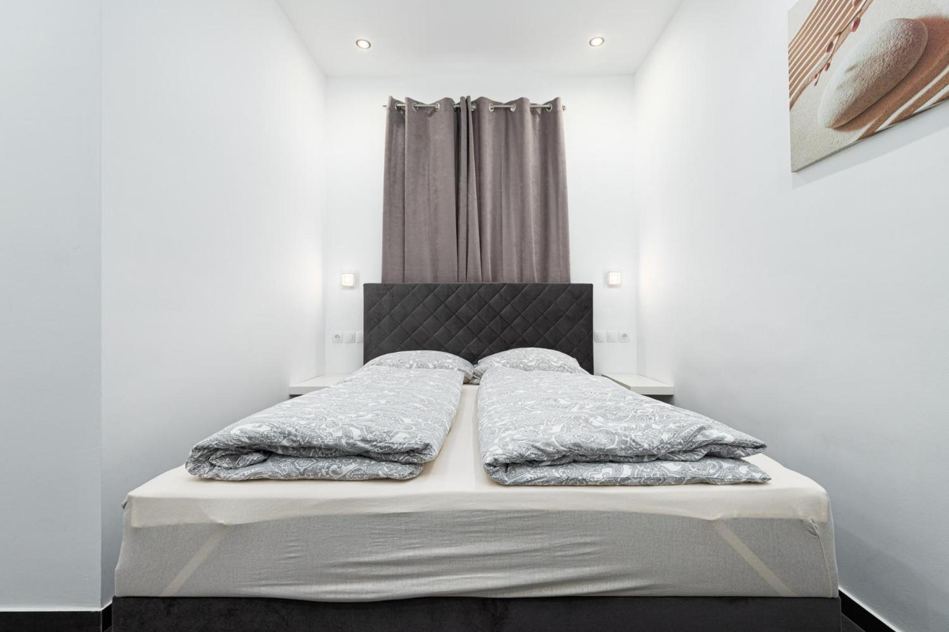Rooms And Studio Flora Poreč Buitenkant foto
