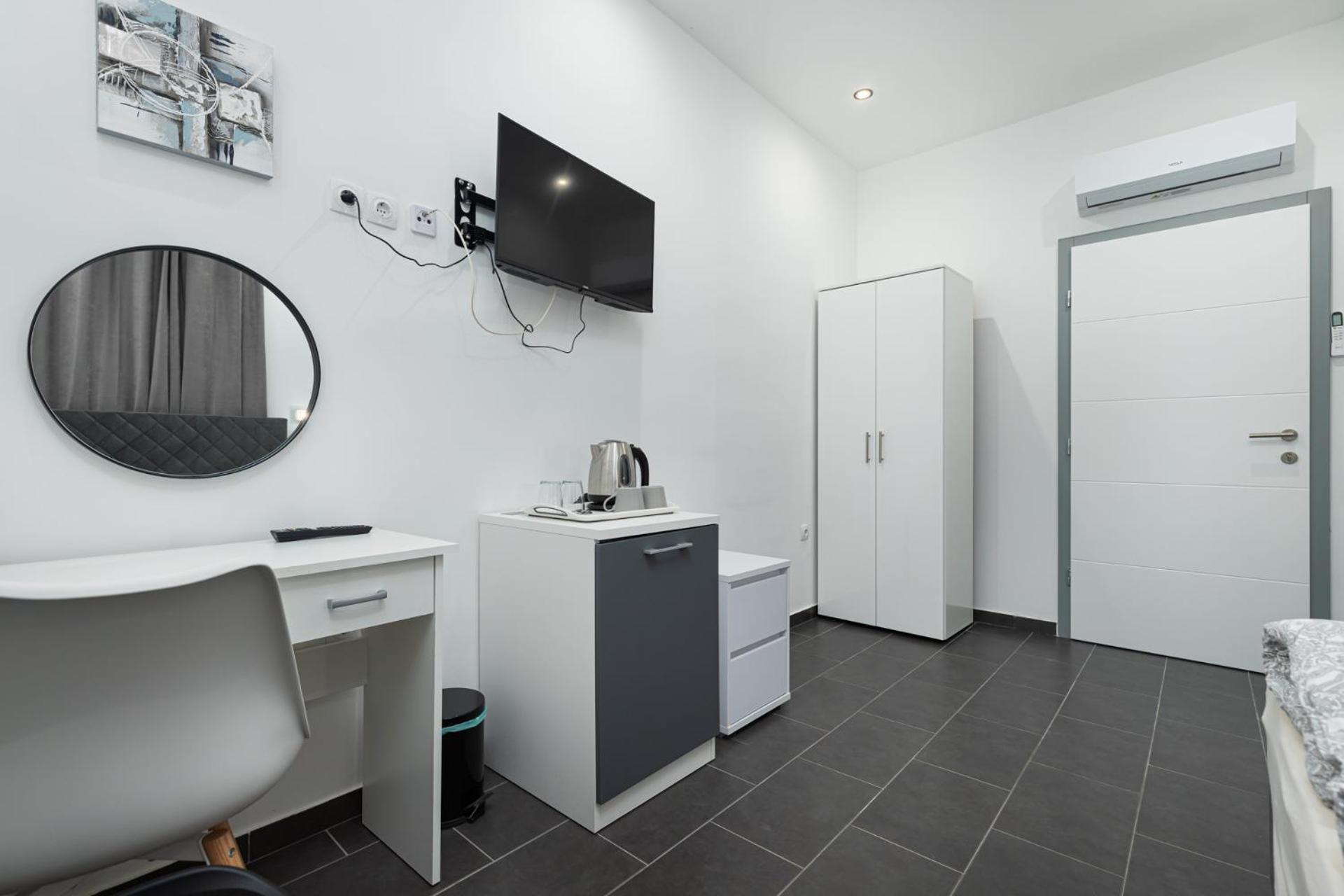 Rooms And Studio Flora Poreč Buitenkant foto