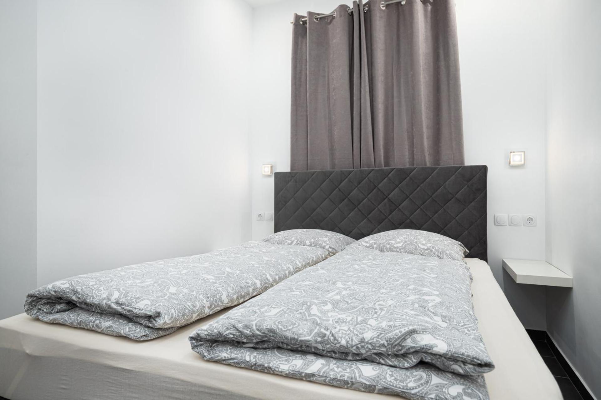 Rooms And Studio Flora Poreč Buitenkant foto