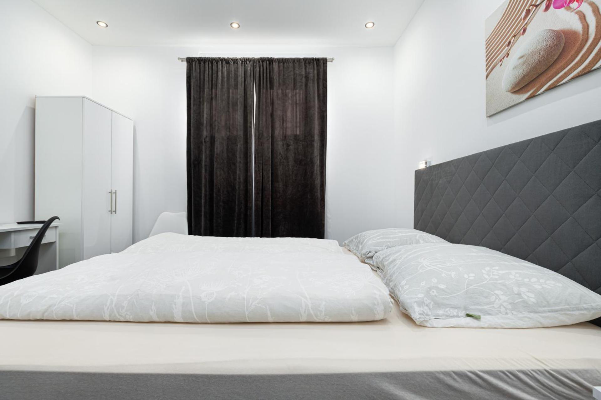 Rooms And Studio Flora Poreč Buitenkant foto