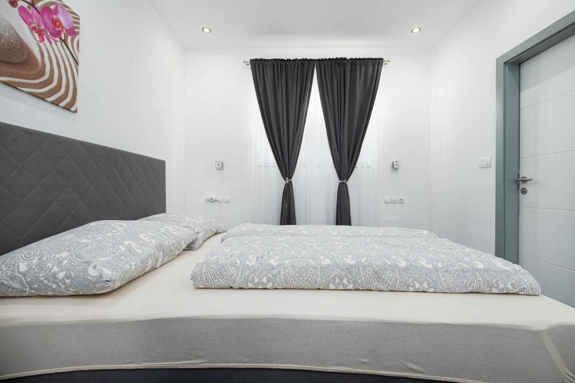 Rooms And Studio Flora Poreč Buitenkant foto