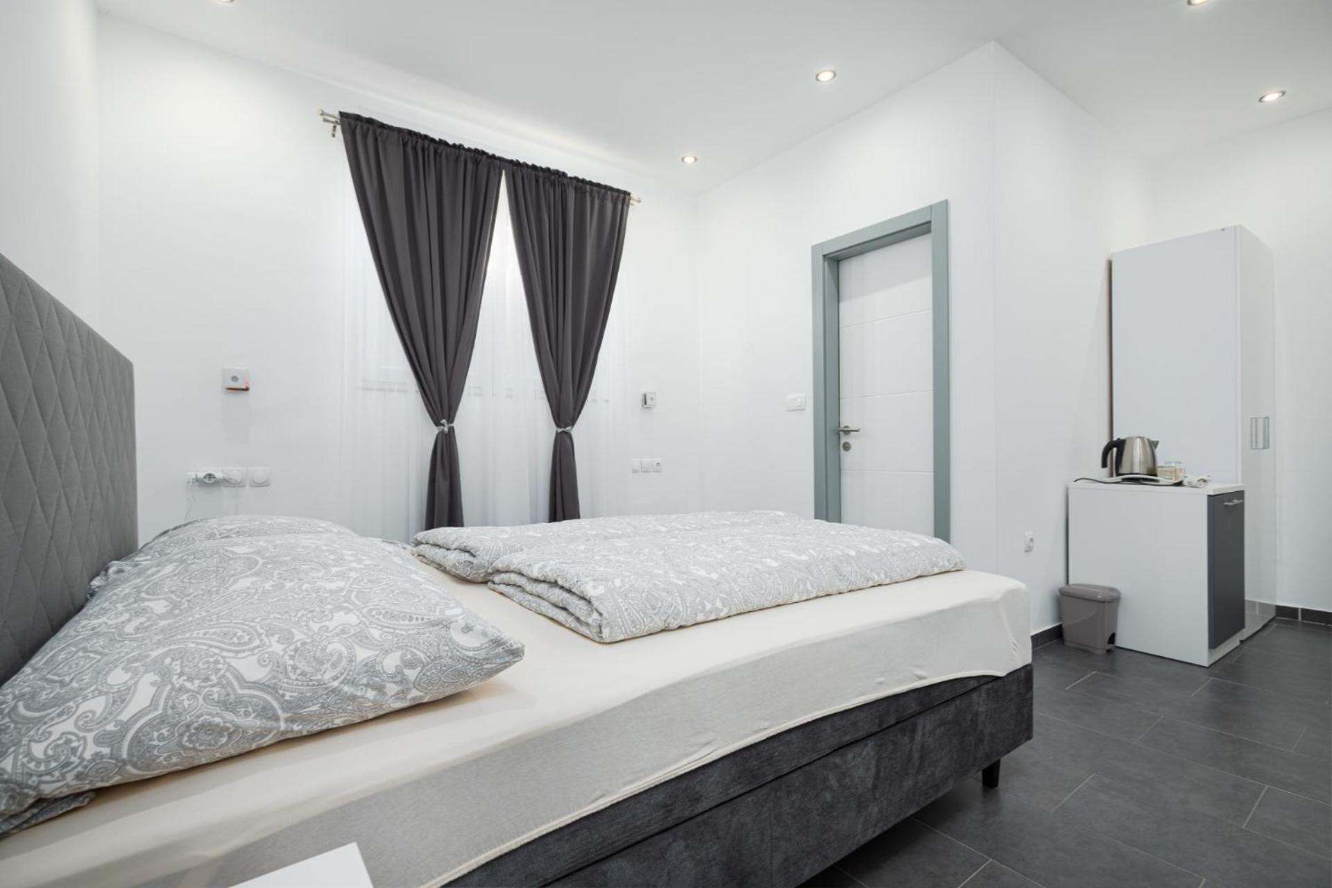Rooms And Studio Flora Poreč Buitenkant foto