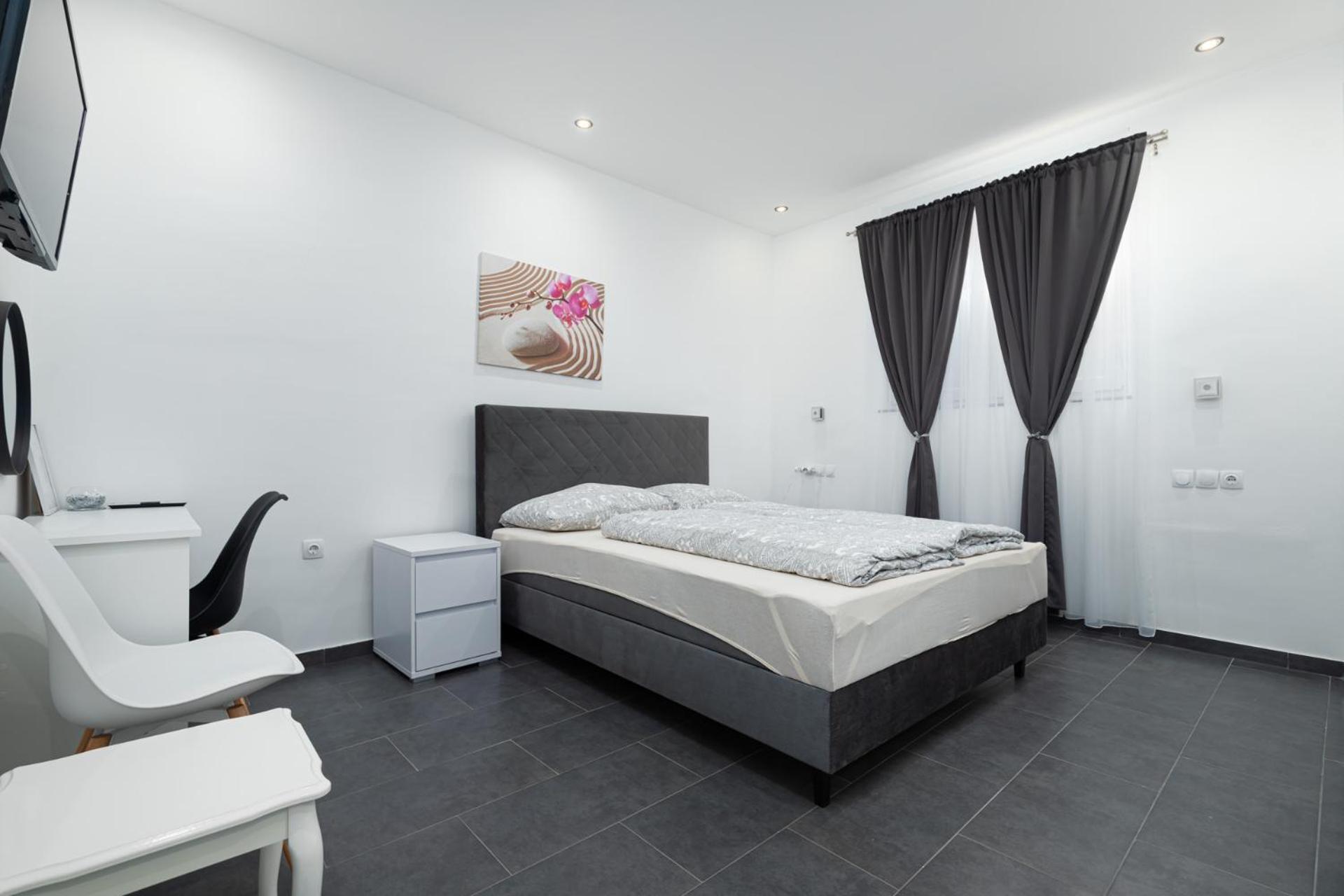 Rooms And Studio Flora Poreč Buitenkant foto