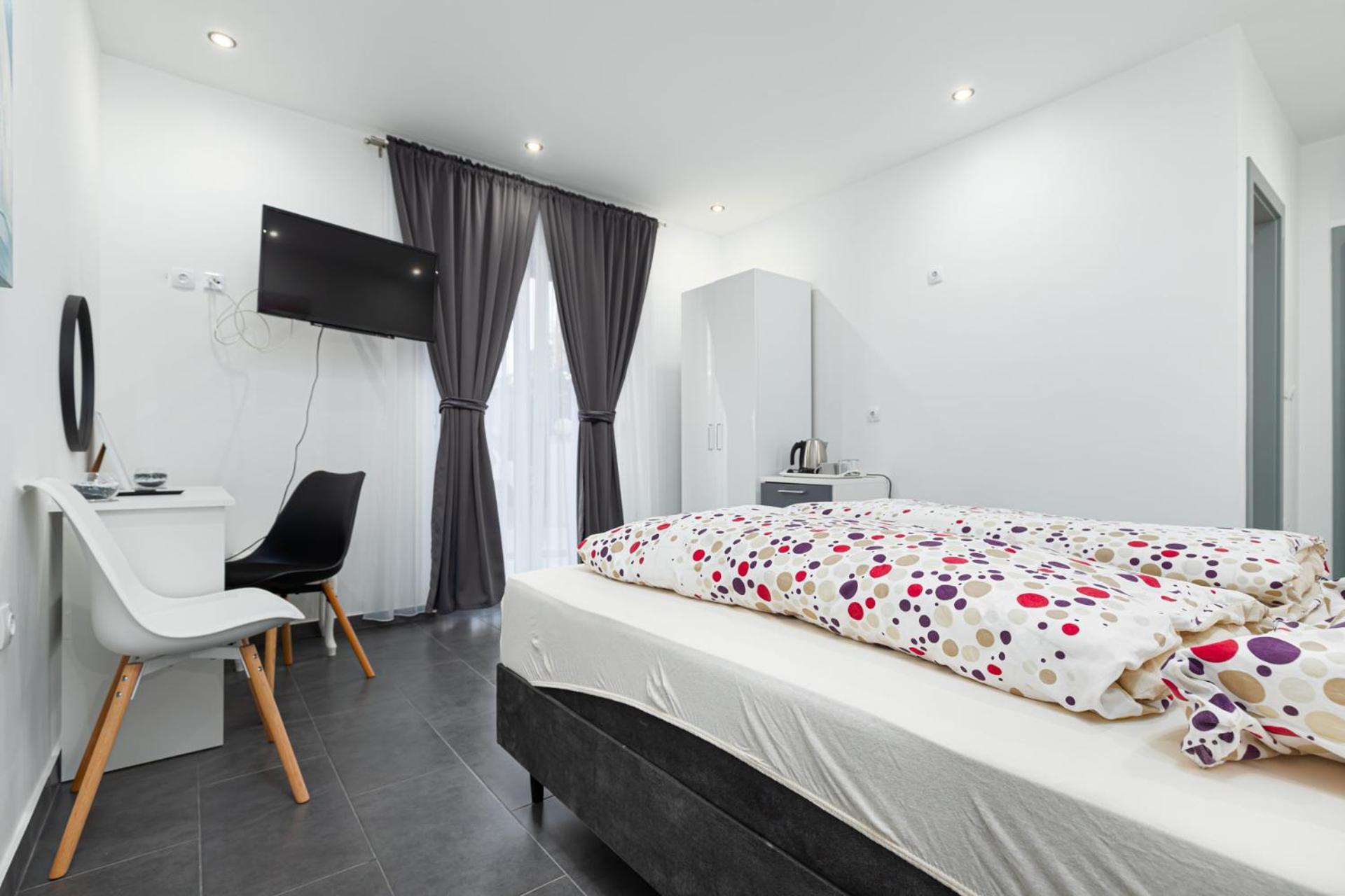 Rooms And Studio Flora Poreč Buitenkant foto