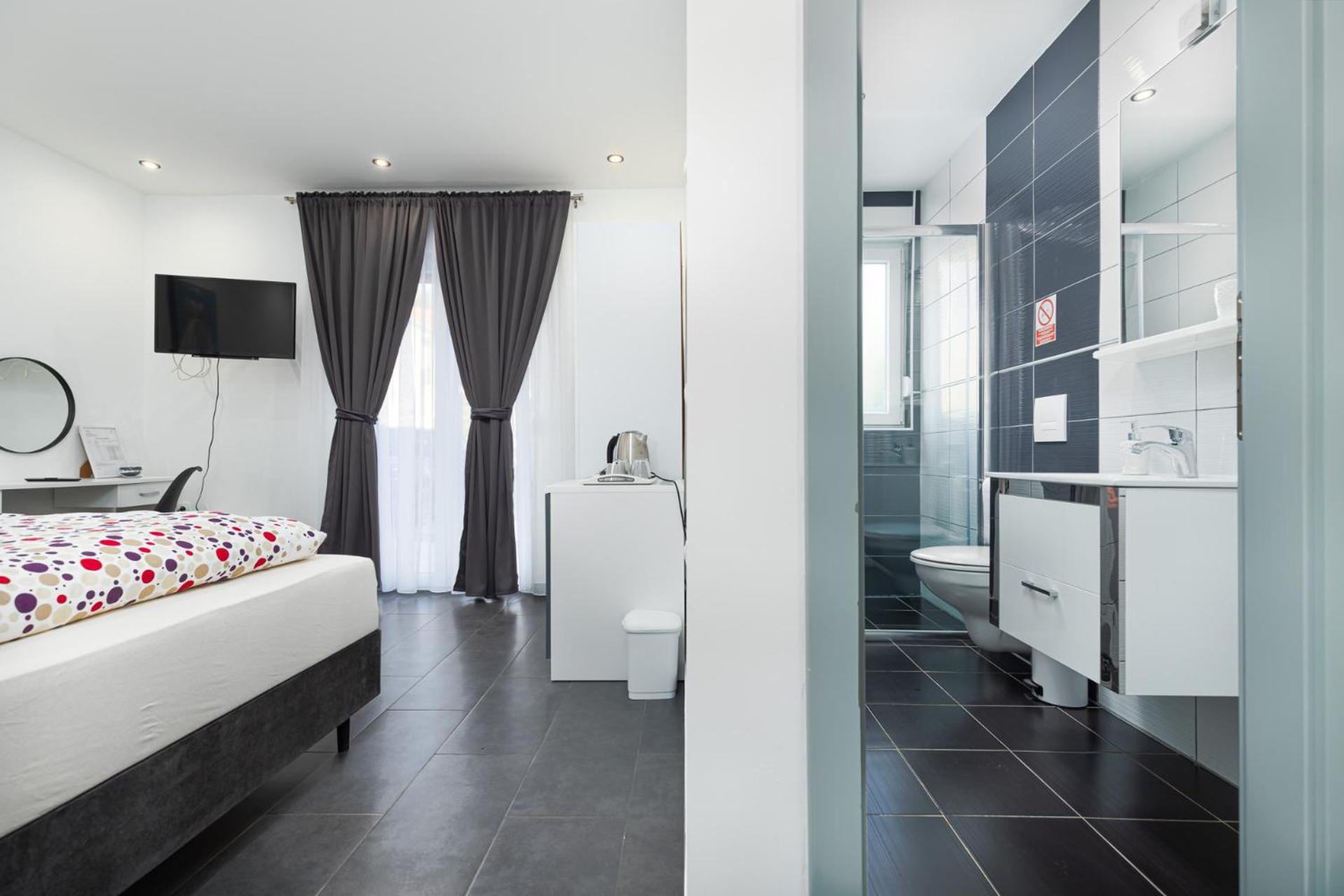 Rooms And Studio Flora Poreč Buitenkant foto