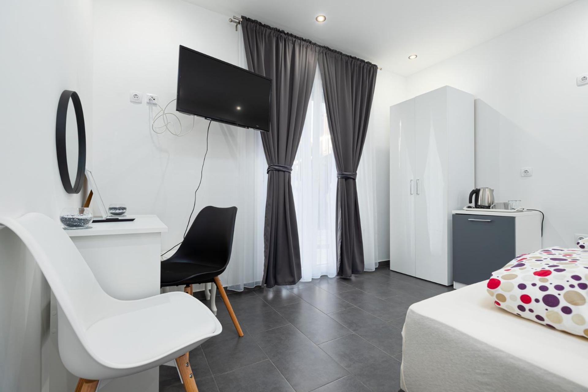 Rooms And Studio Flora Poreč Buitenkant foto