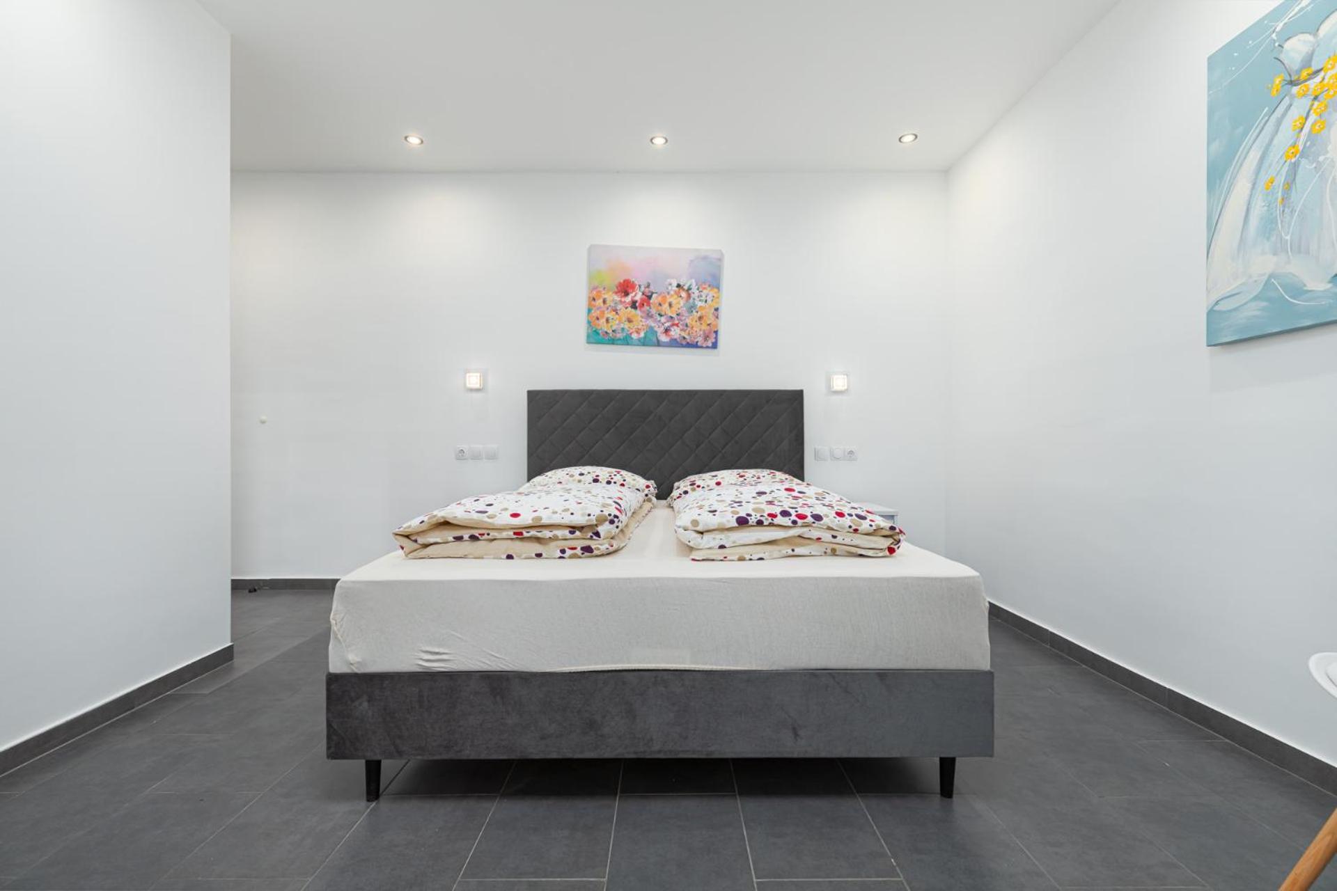 Rooms And Studio Flora Poreč Buitenkant foto